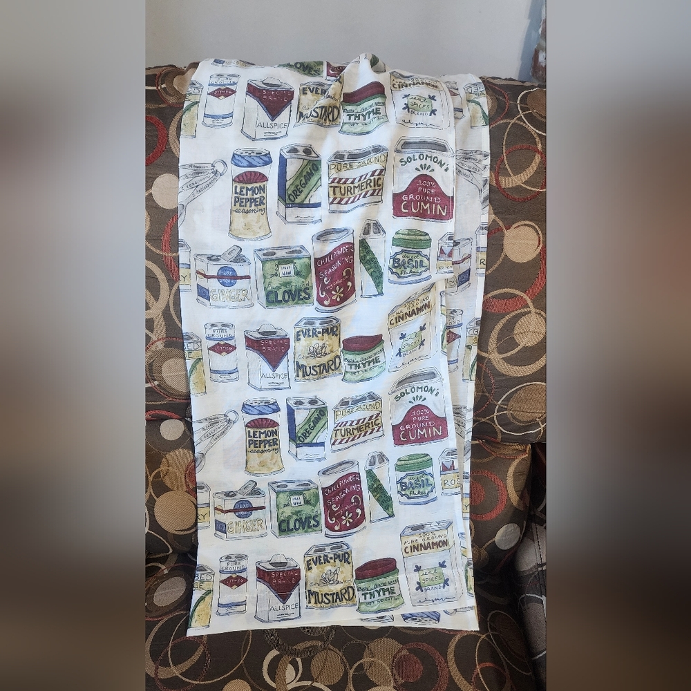 Kitchen curtain, 1 valence 2 panels, spices